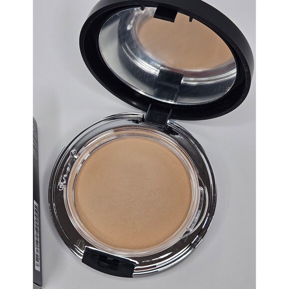 New Younique Mineral Touch Pressed Powder Foundation Velour .31oz New in Box - Picture 2 of 7